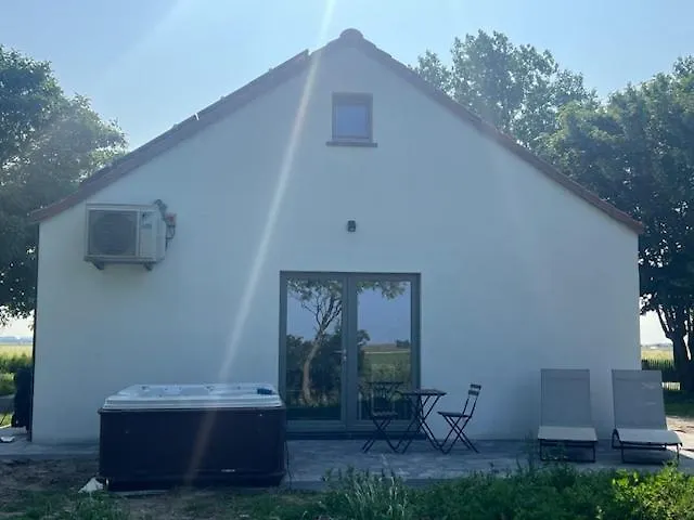 게스트하우스 Casa Terra - Landelijk Met Jacuzzi En Ir-sauna 4*